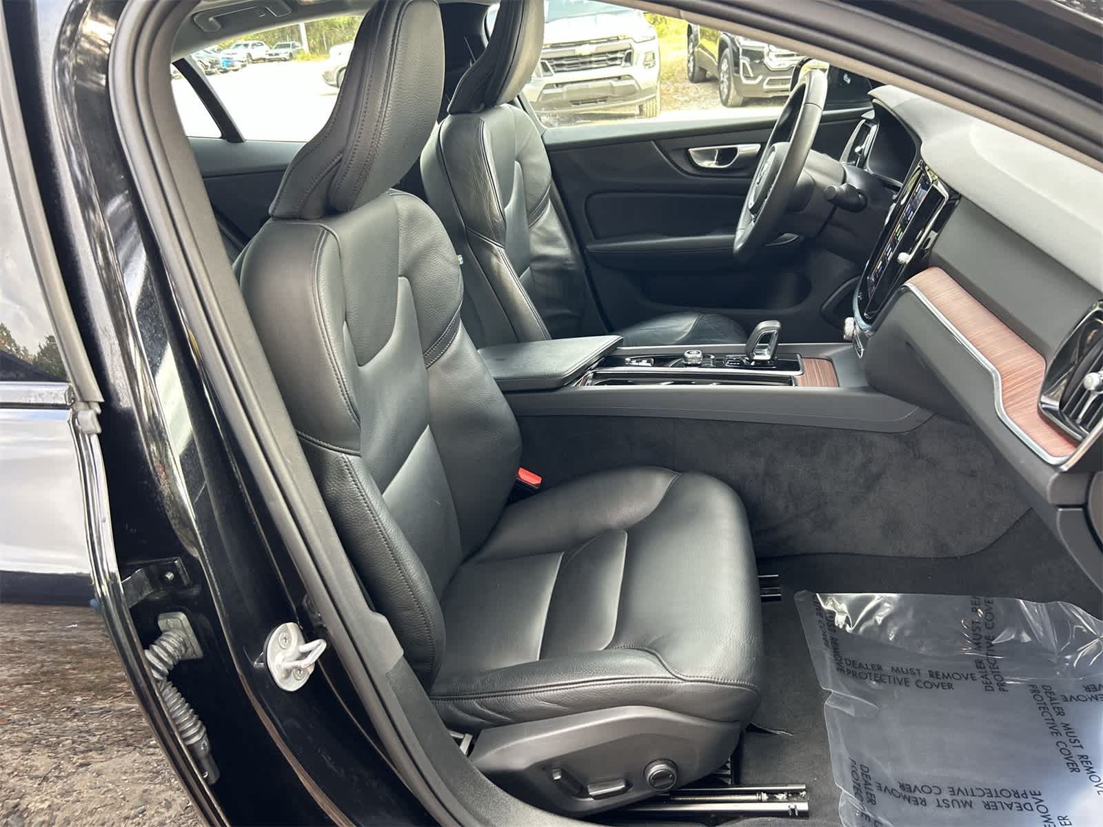 Thumbnail: 2024 Volvo S60 - 14