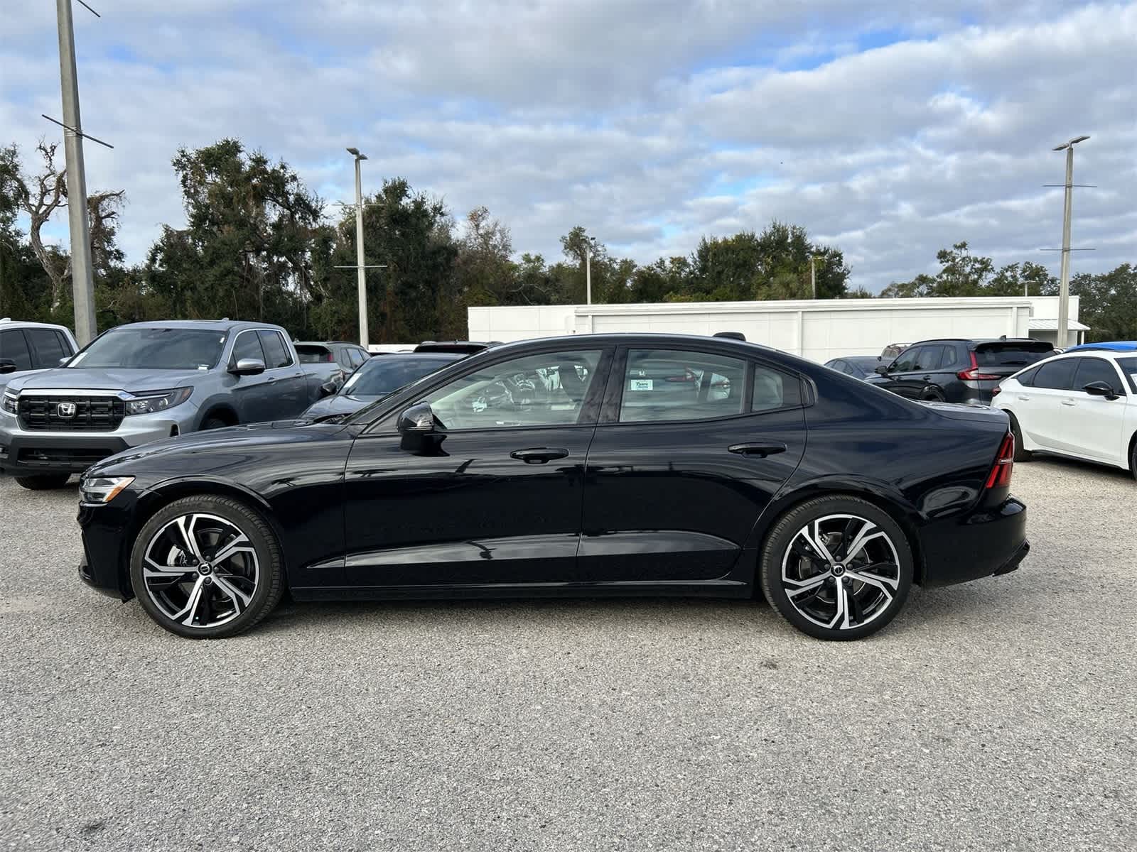 Thumbnail: 2024 Volvo S60 - 3