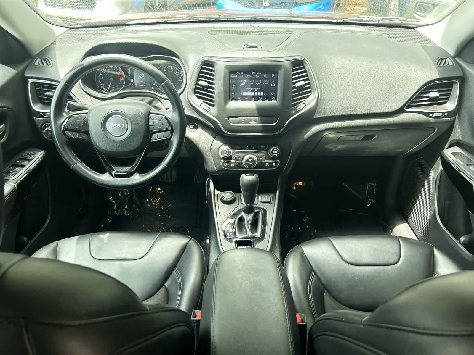 Thumbnail: 2019 Jeep Cherokee - 15