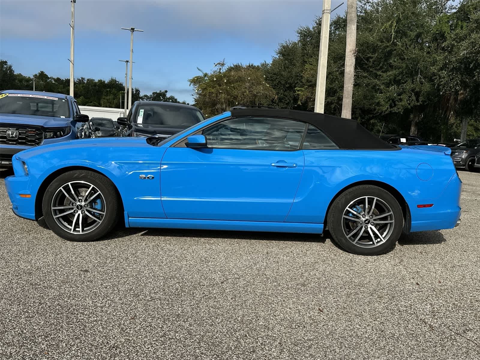Thumbnail: 2013 Ford Mustang - 19