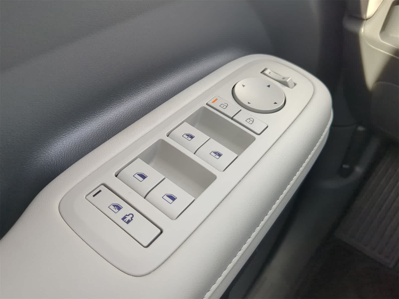 Thumbnail: 2024 Hyundai Santa Fe - 22