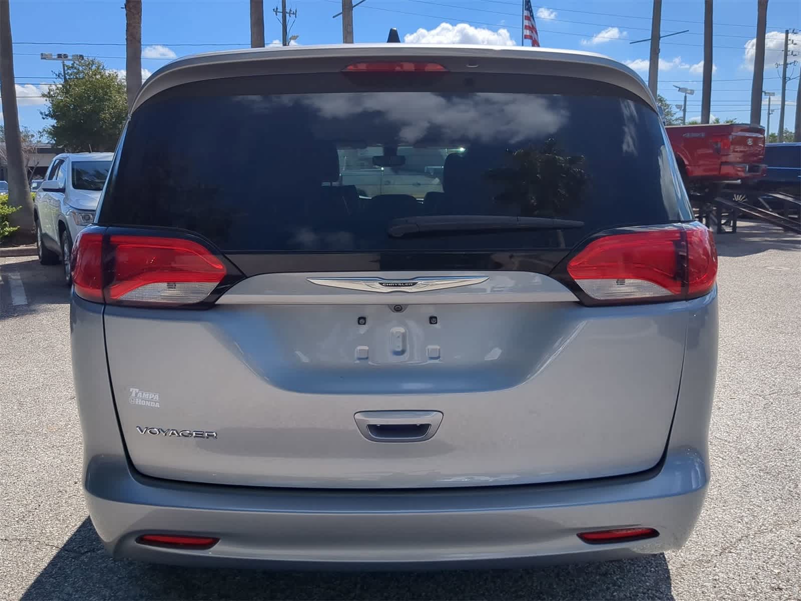Thumbnail: 2021 Chrysler Voyager - 5