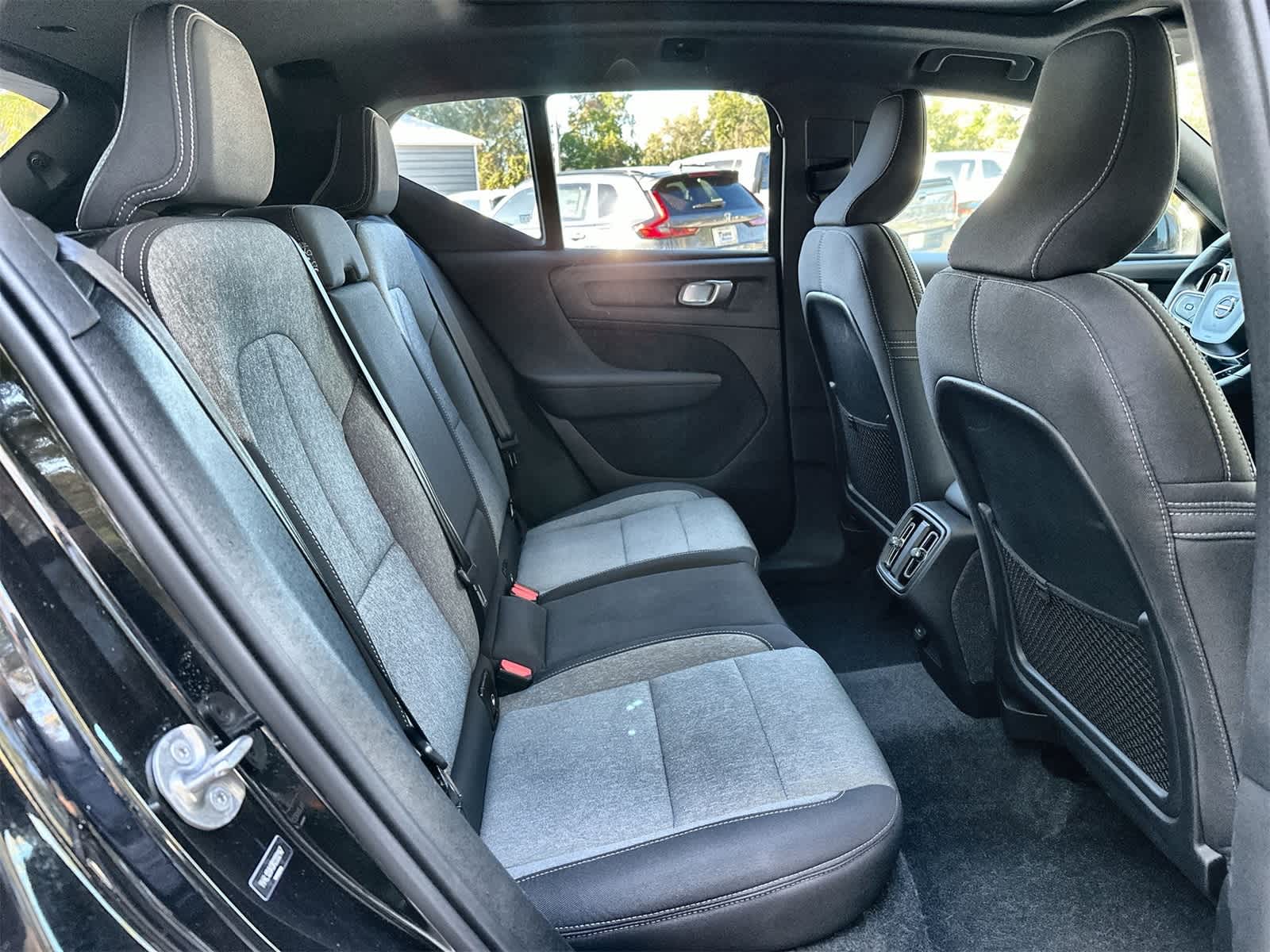 Thumbnail: 2024 Volvo XC40 - 13