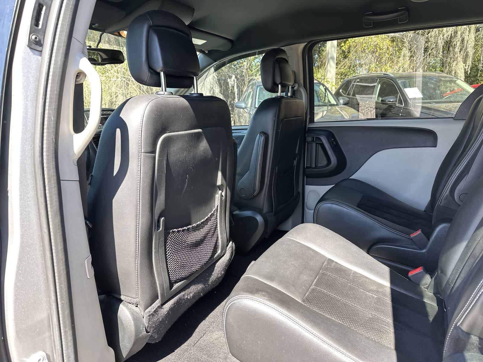 Thumbnail: 2017 Dodge Grand Caravan - 12
