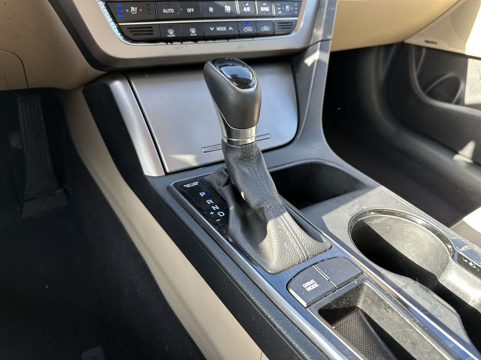 Thumbnail: 2017 Hyundai Sonata - 18