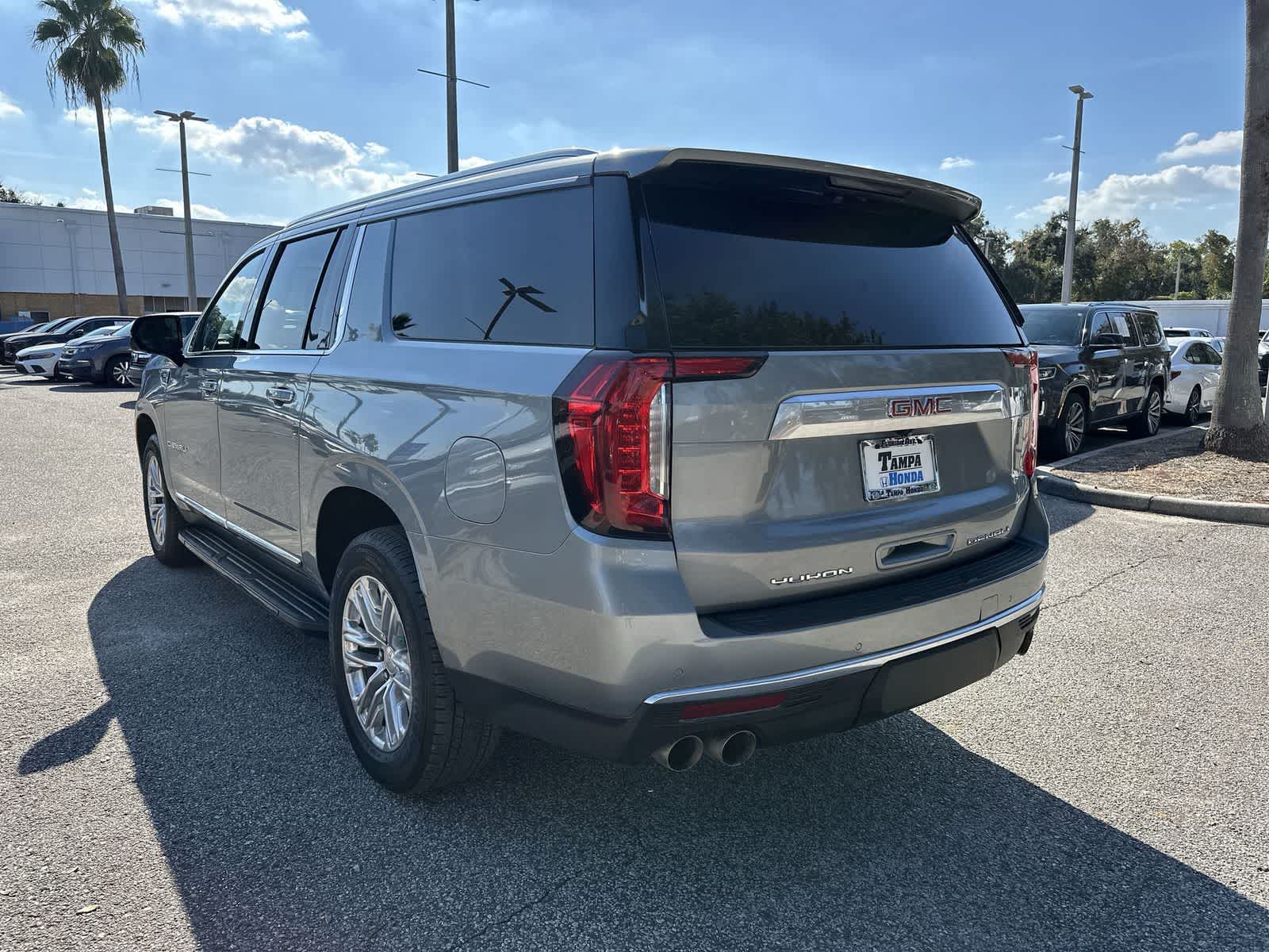 Thumbnail: 2023 GMC Yukon XL - 4