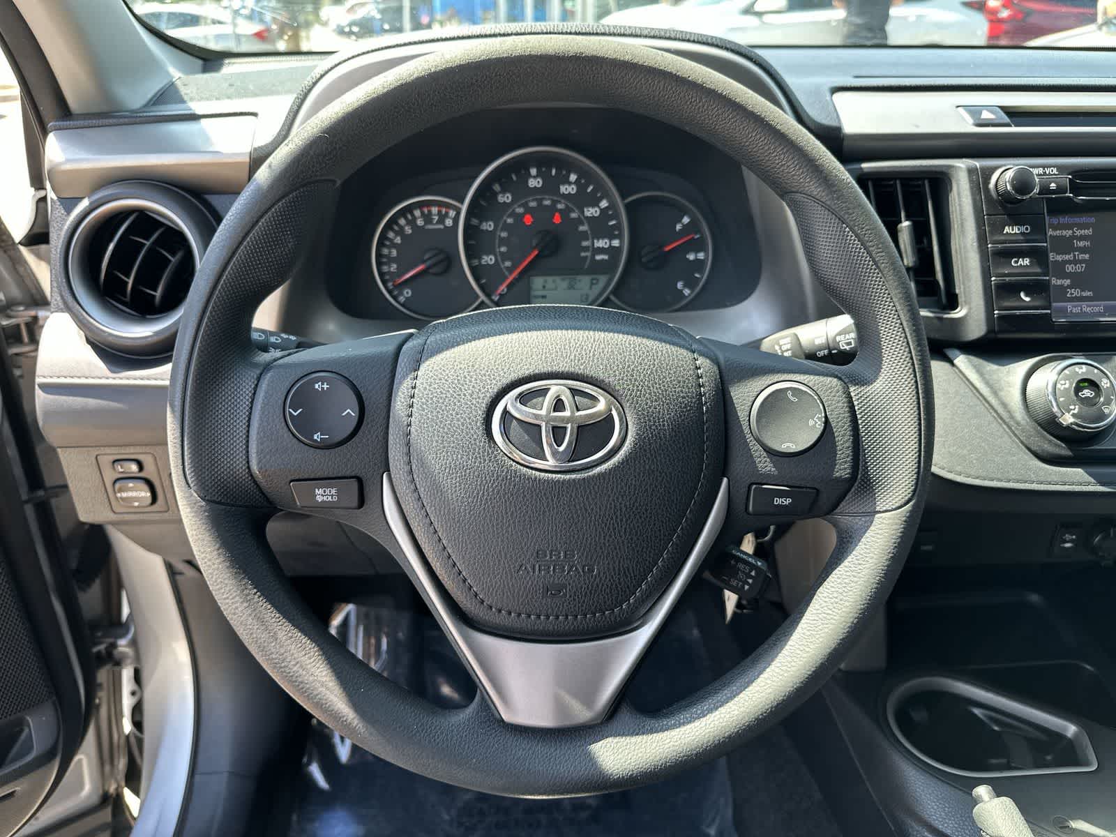 Thumbnail: 2016 Toyota RAV4 - 16