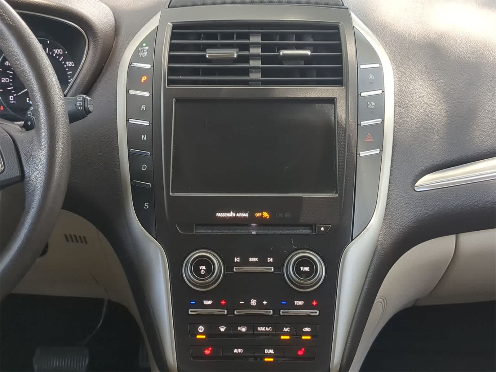 Thumbnail: 2019 Lincoln MKC - 17