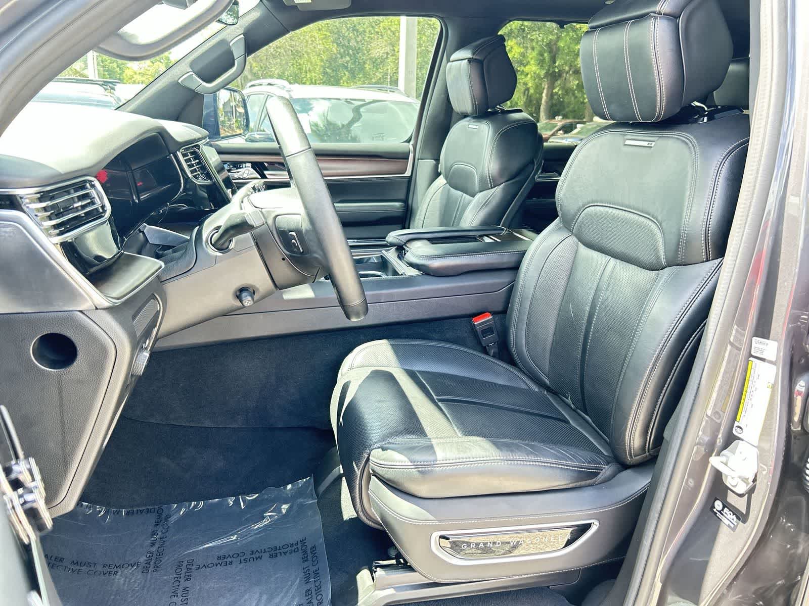 Thumbnail: 2022 Jeep Grand Wagoneer - 11