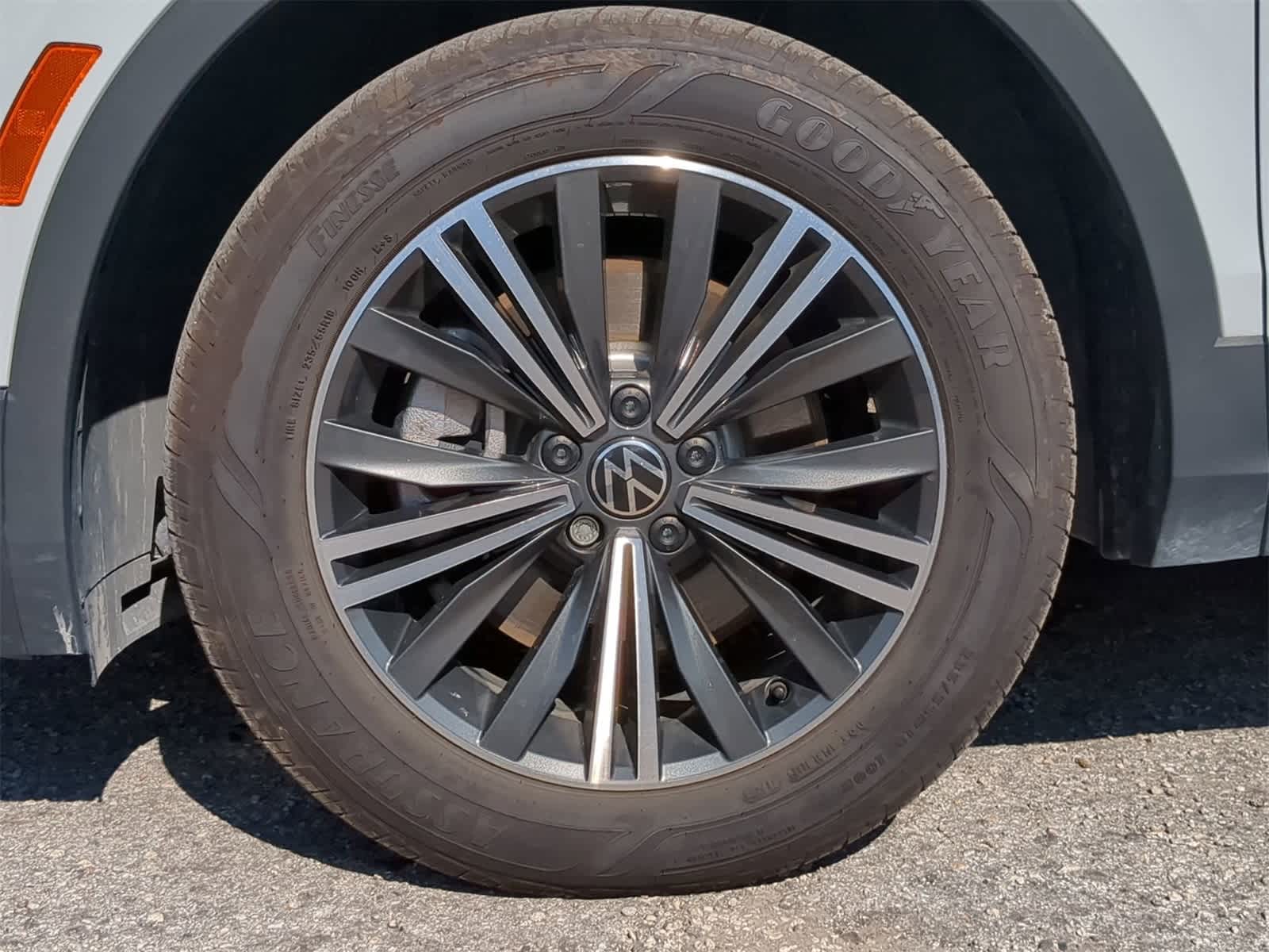 Thumbnail: 2024 Volkswagen Tiguan - 11