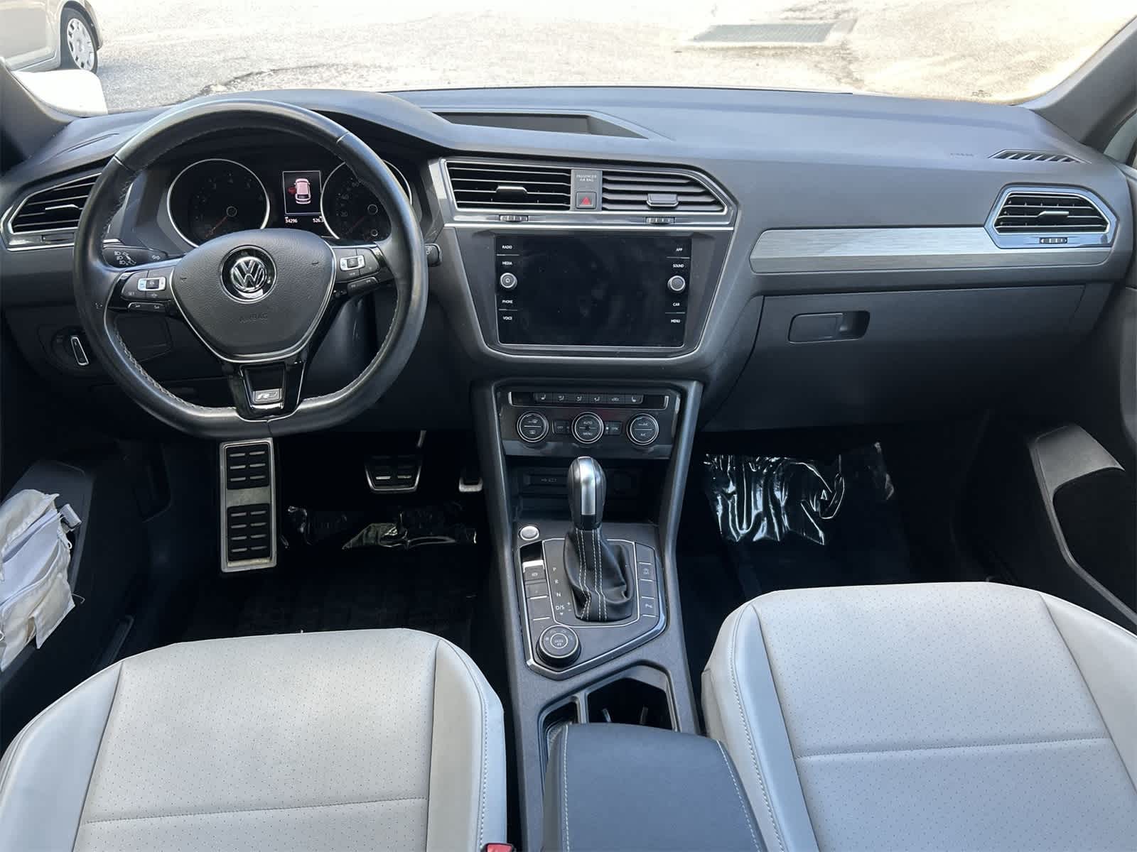 Thumbnail: 2021 Volkswagen Tiguan - 10