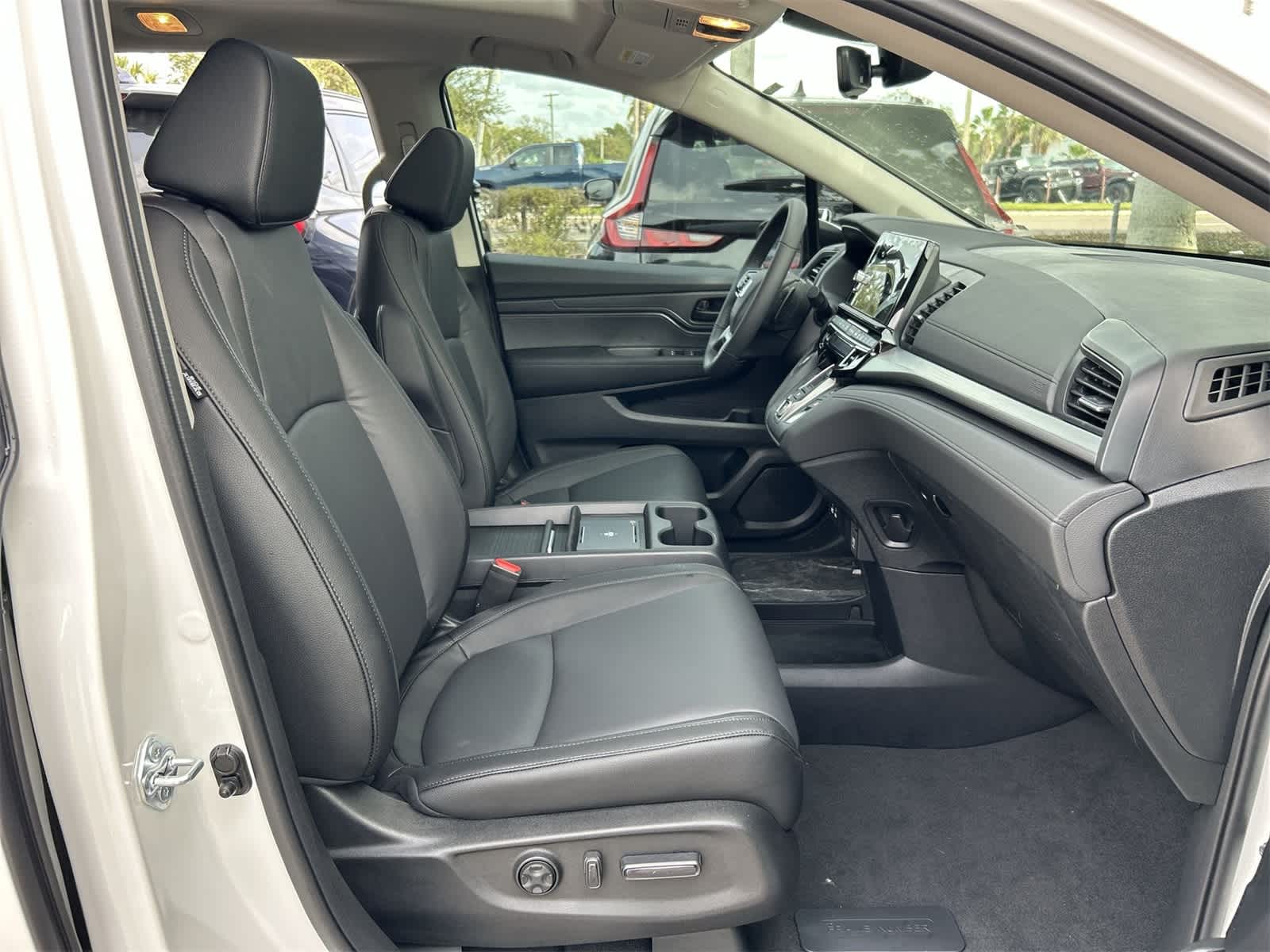 Thumbnail: 2026 Honda Odyssey - 14