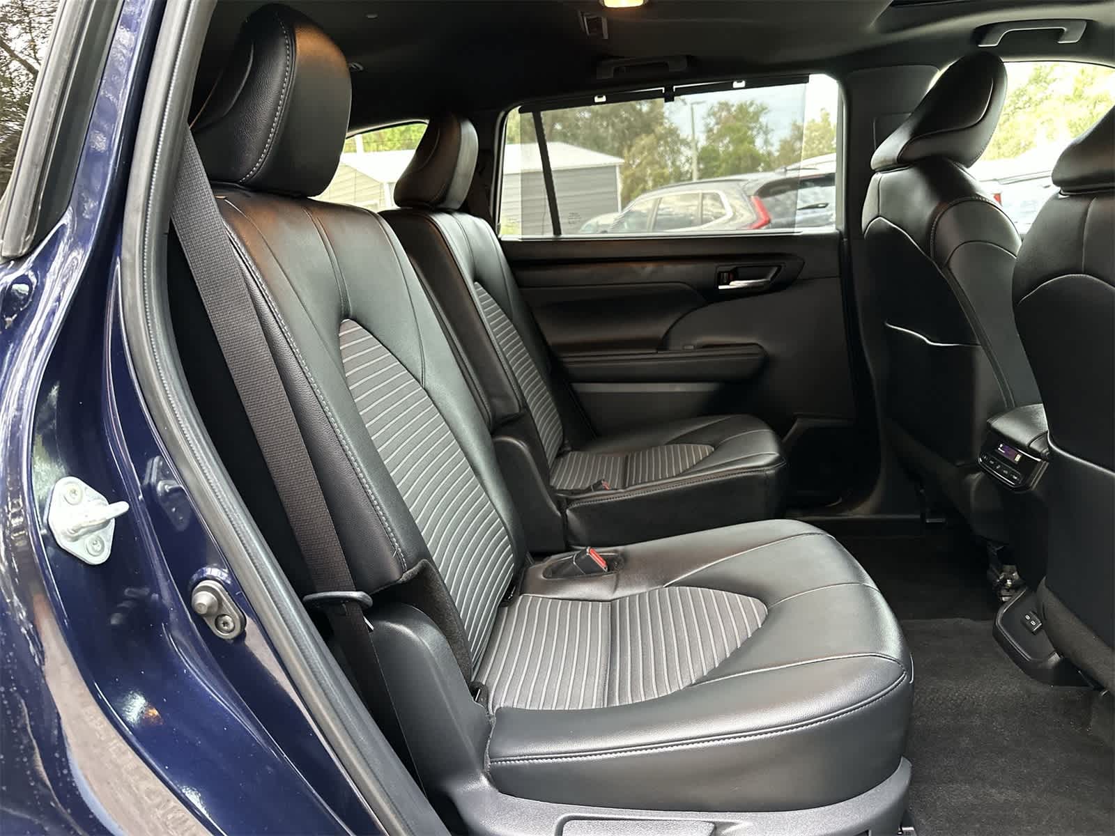 Thumbnail: 2024 Toyota Highlander - 13