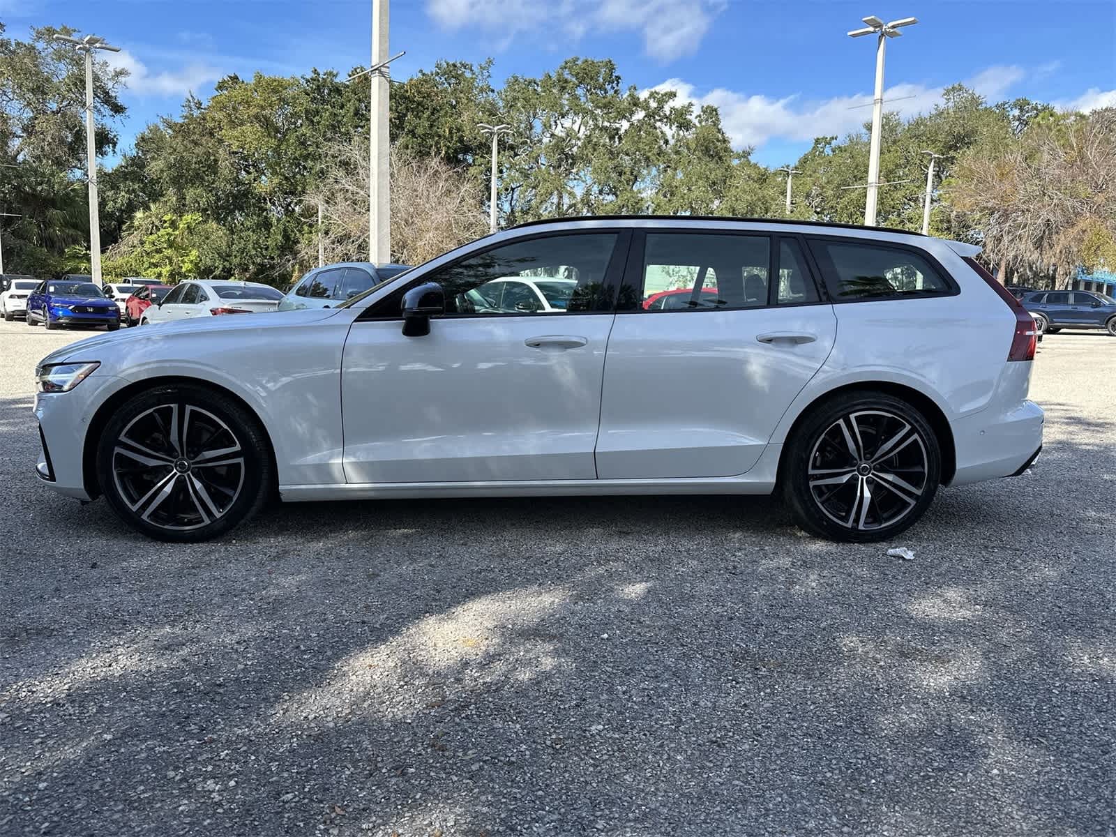 Thumbnail: 2020 Volvo V60 - 3