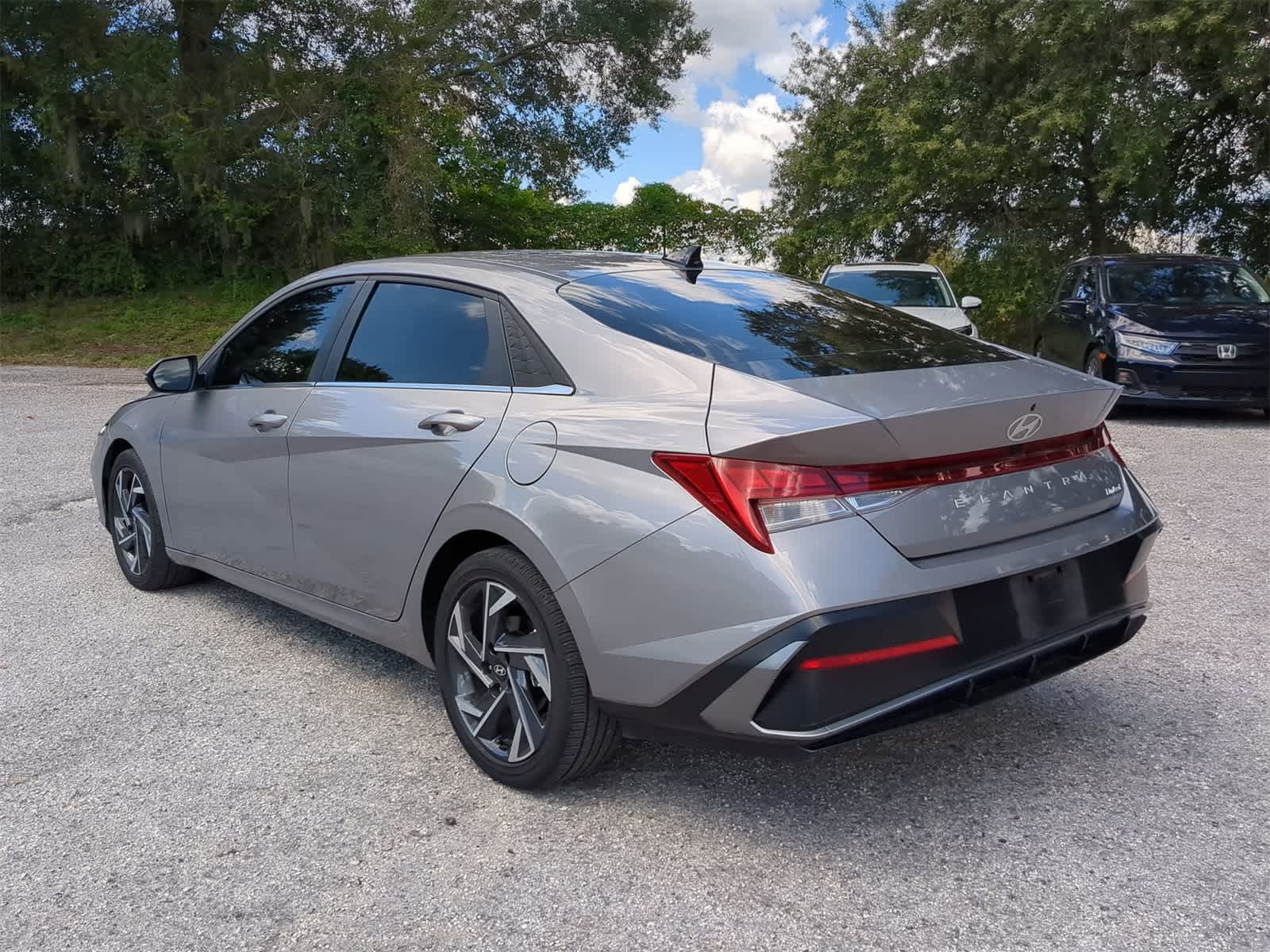 Thumbnail: 2025 Hyundai Elantra - 4