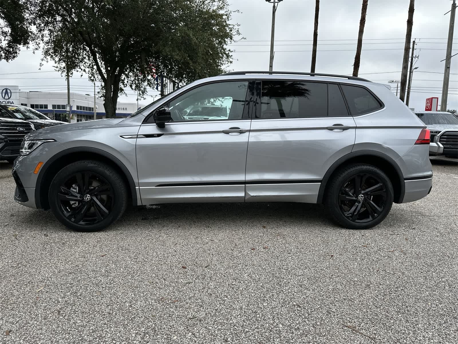 Thumbnail: 2024 Volkswagen Tiguan - 19