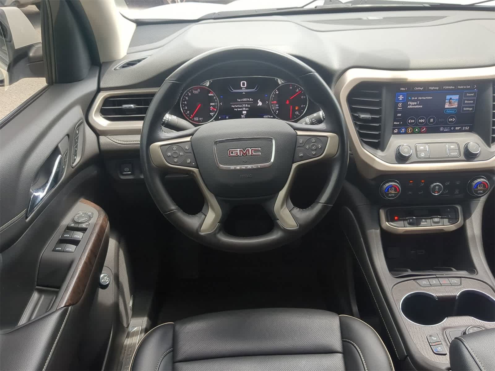 Thumbnail: 2022 GMC Acadia - 17