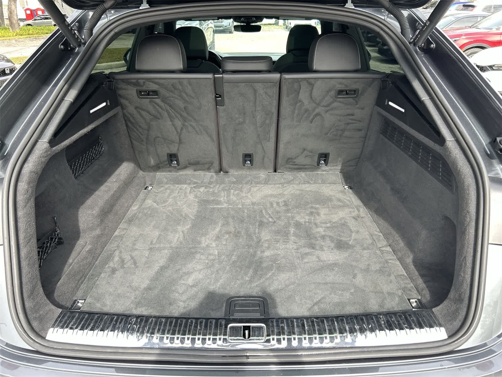 Thumbnail: 2021 Audi Q8 - 19