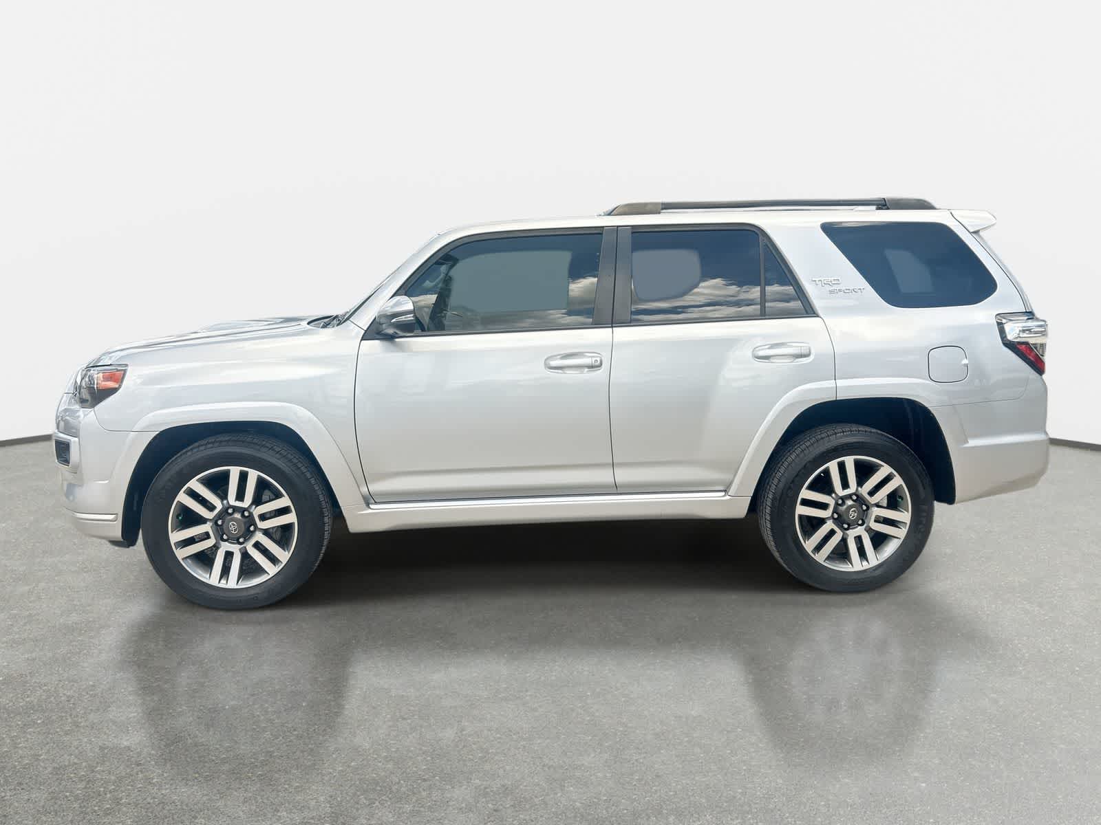 Thumbnail: 2022 Toyota 4Runner - 3