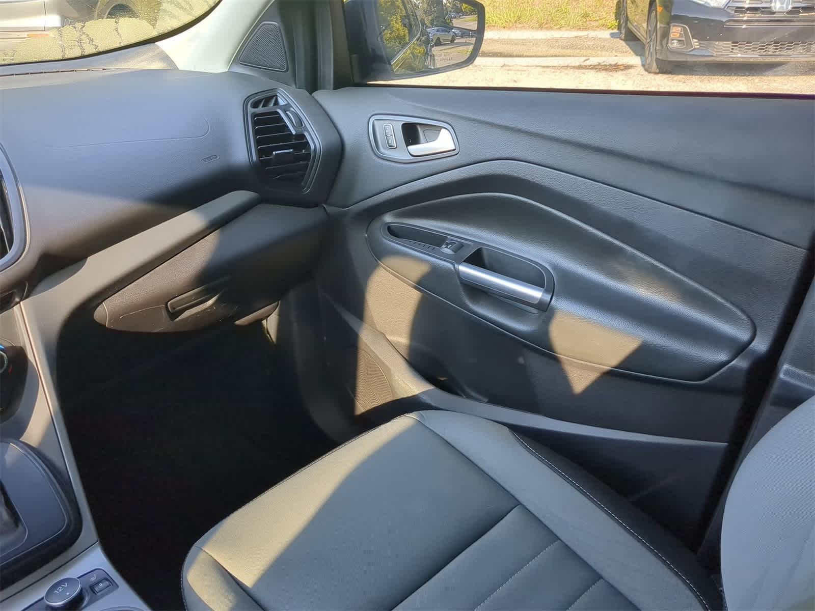 Thumbnail: 2016 Ford Escape - 16