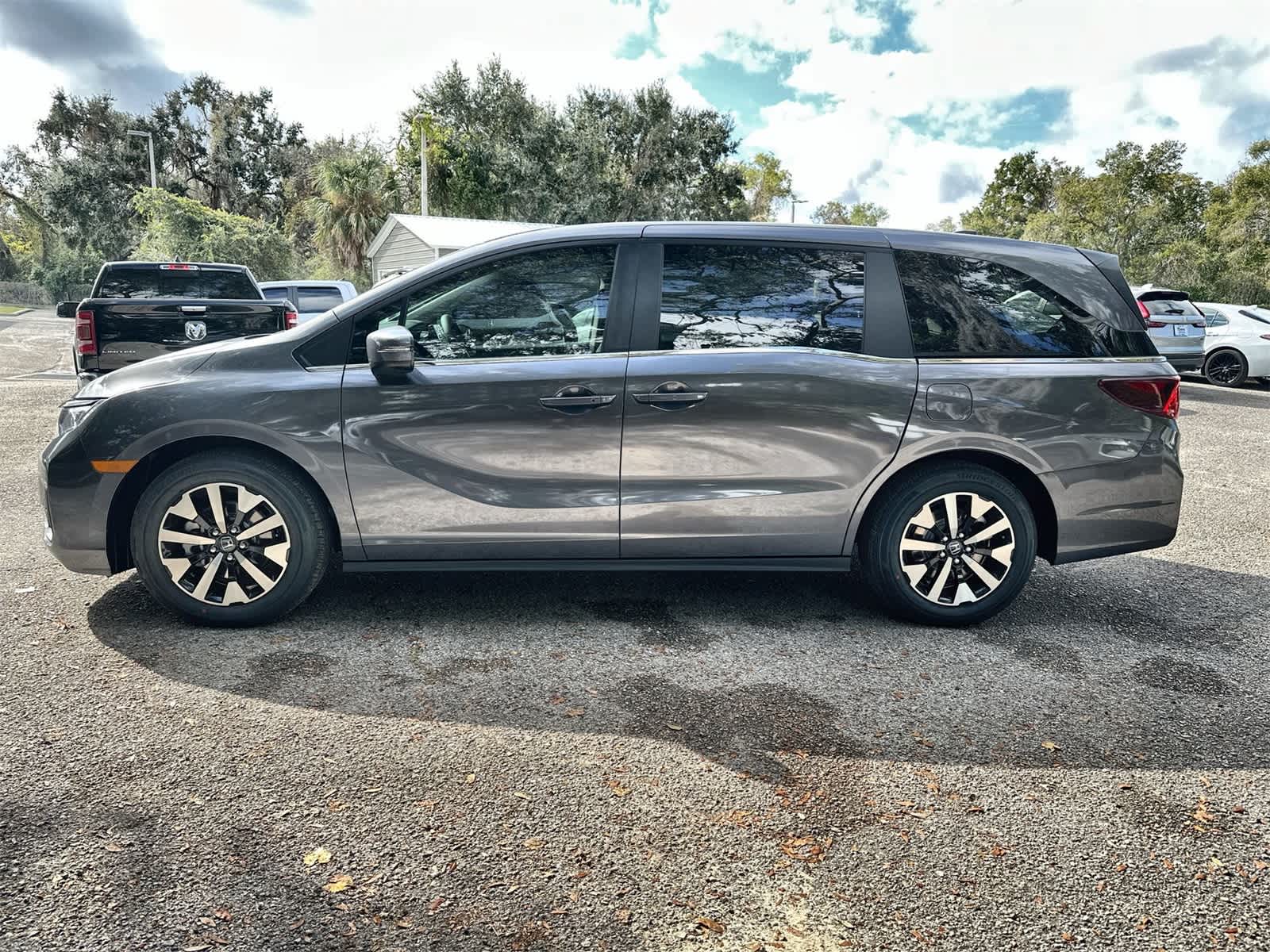 Thumbnail: 2026 Honda Odyssey - 3