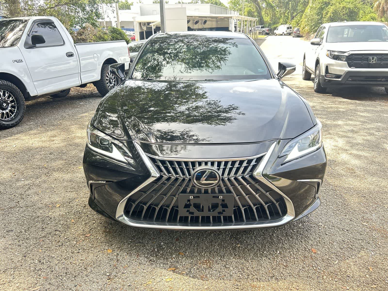 Thumbnail: 2024 Lexus ES - 3