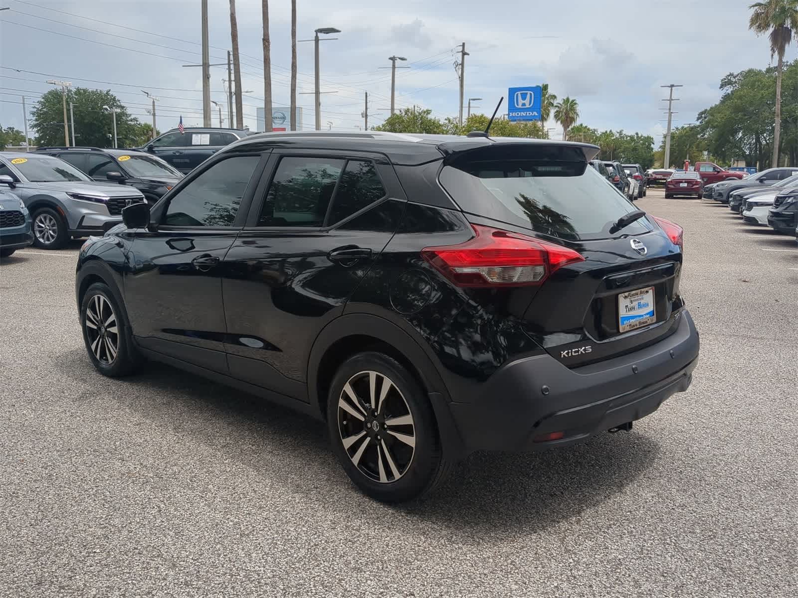 Thumbnail: 2020 Nissan Kicks - 4