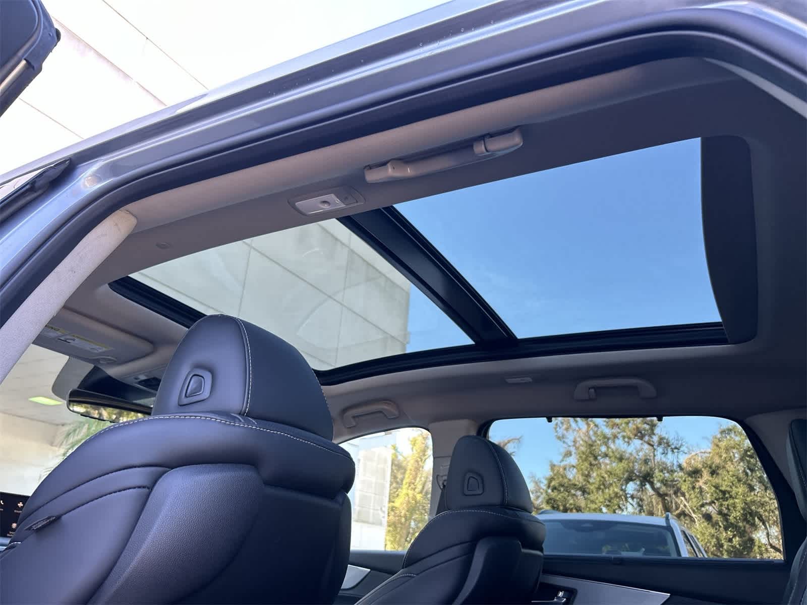 Thumbnail: 2023 Acura MDX - 23