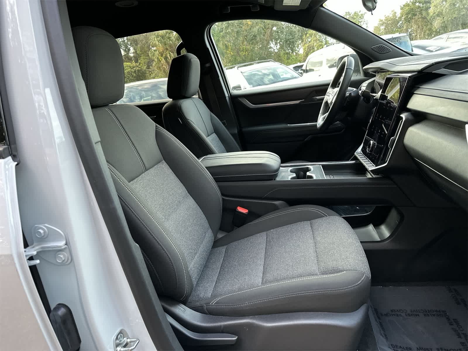 Thumbnail: 2025 GMC Acadia - 14