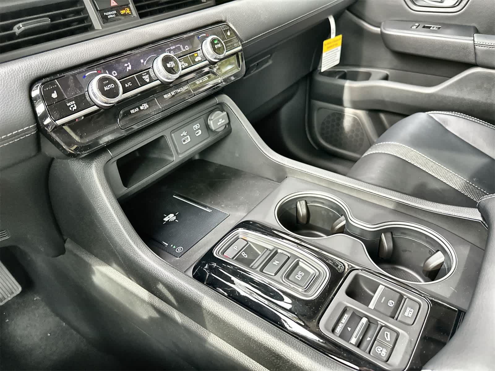 Thumbnail: 2025 Honda Pilot - 16