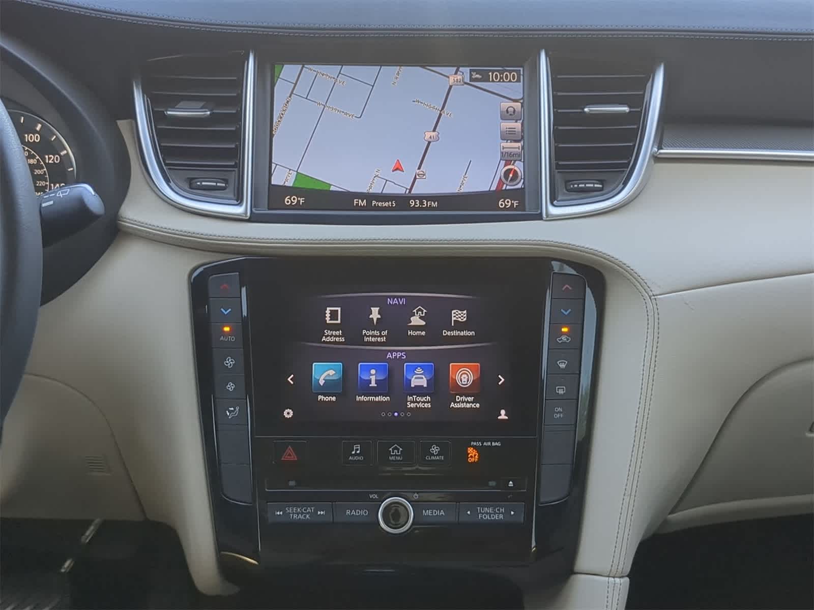 2019 INFINITI QX50 Essential 17