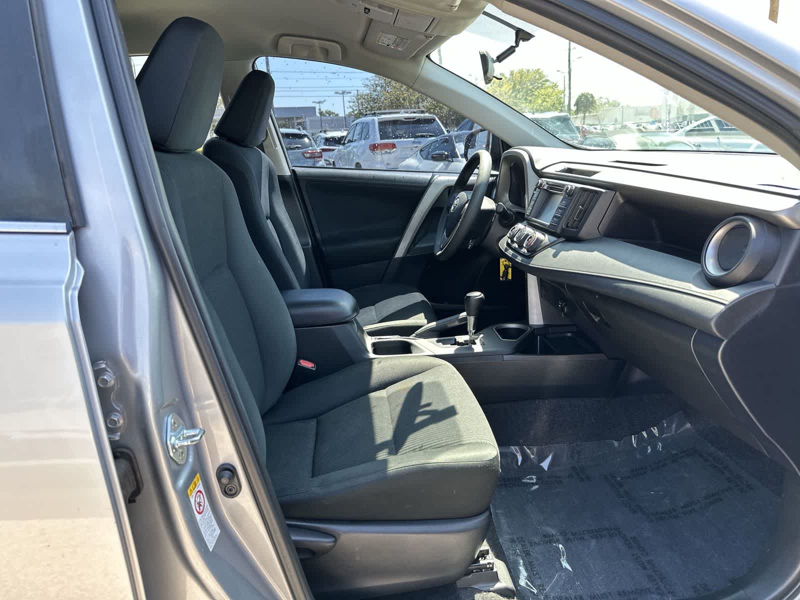 Thumbnail: 2016 Toyota RAV4 - 14