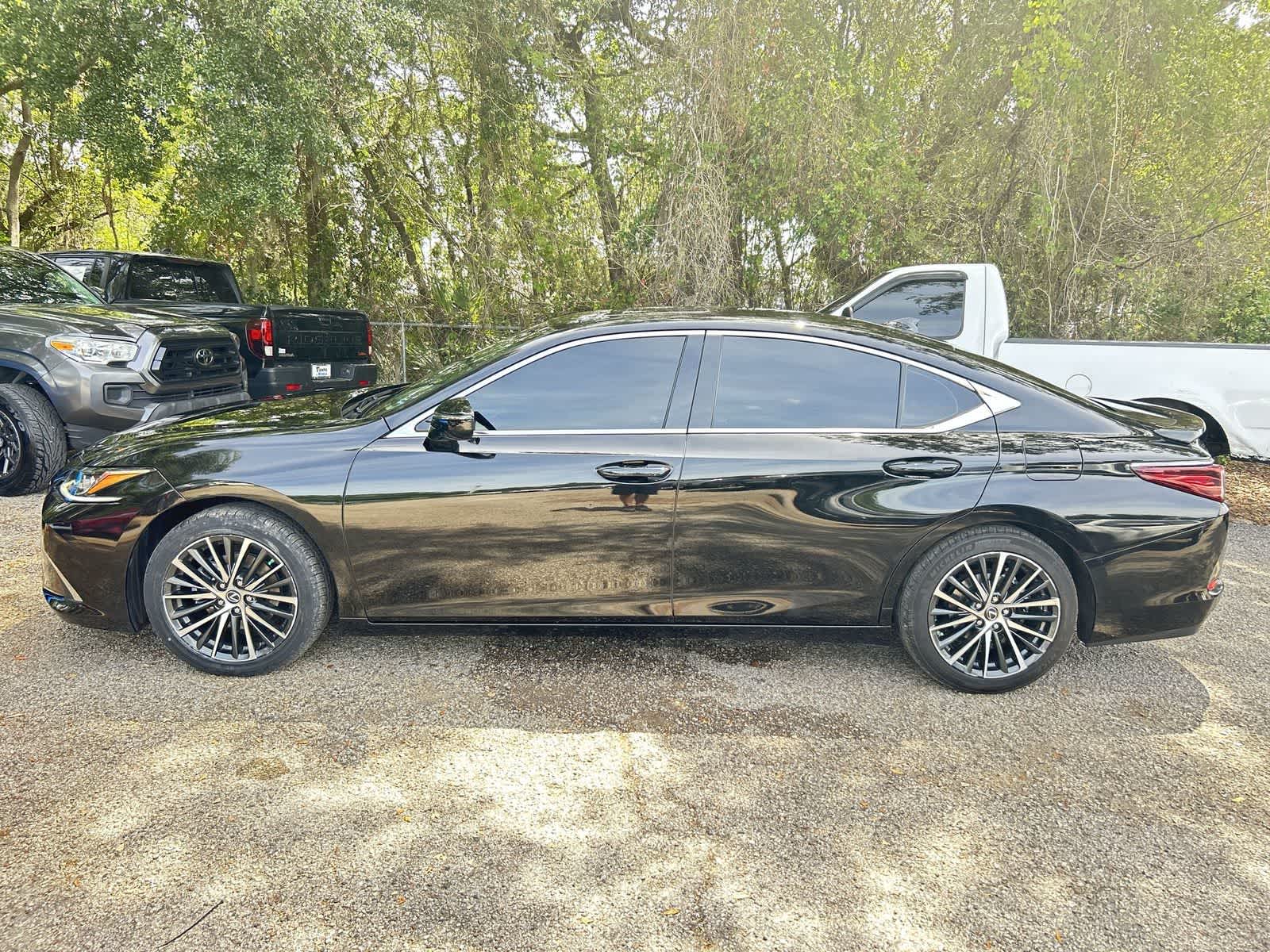 Thumbnail: 2024 Lexus ES - 4