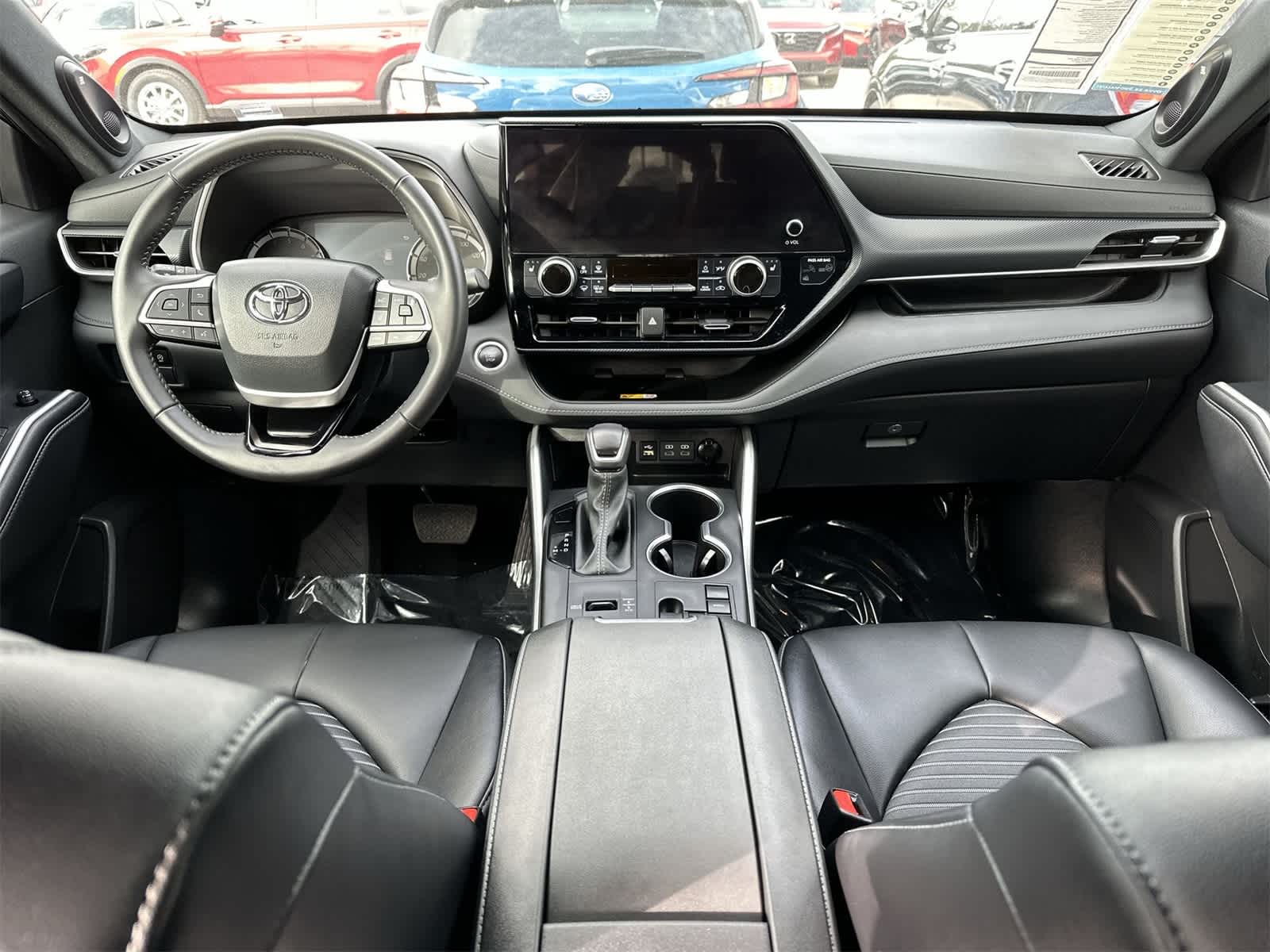 Thumbnail: 2024 Toyota Highlander - 10