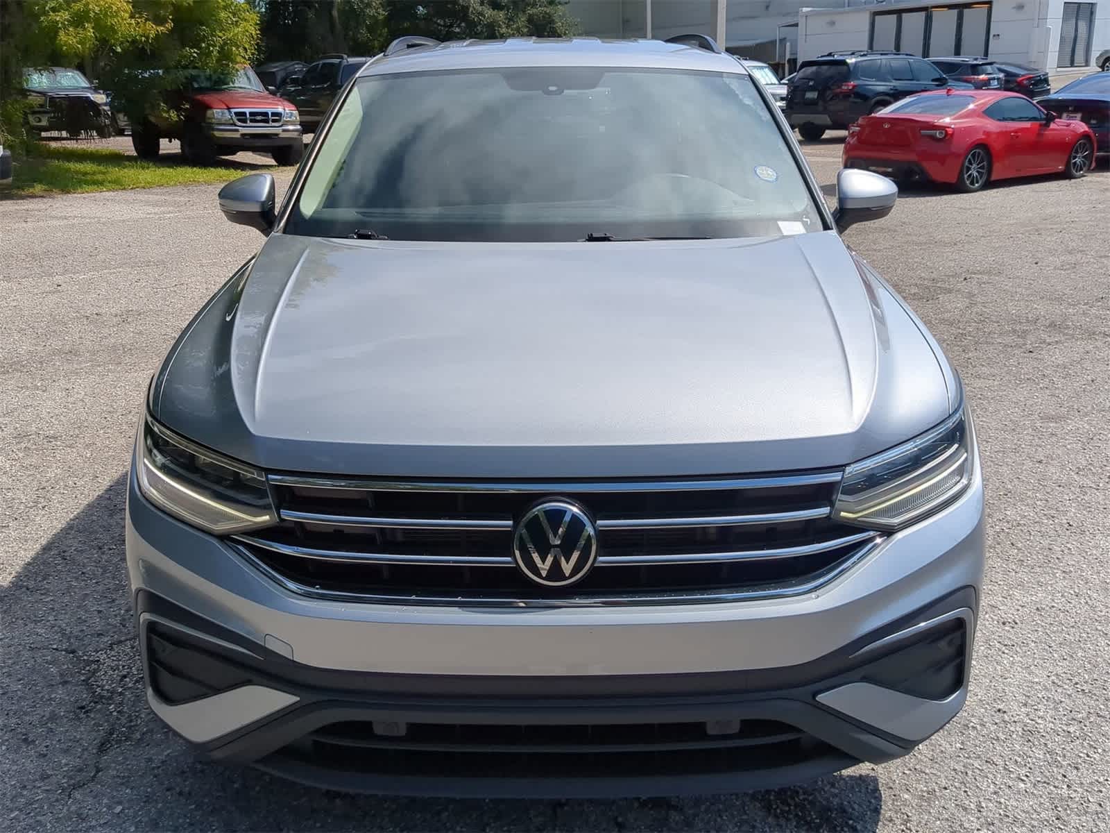 Thumbnail: 2023 Volkswagen Tiguan - 9