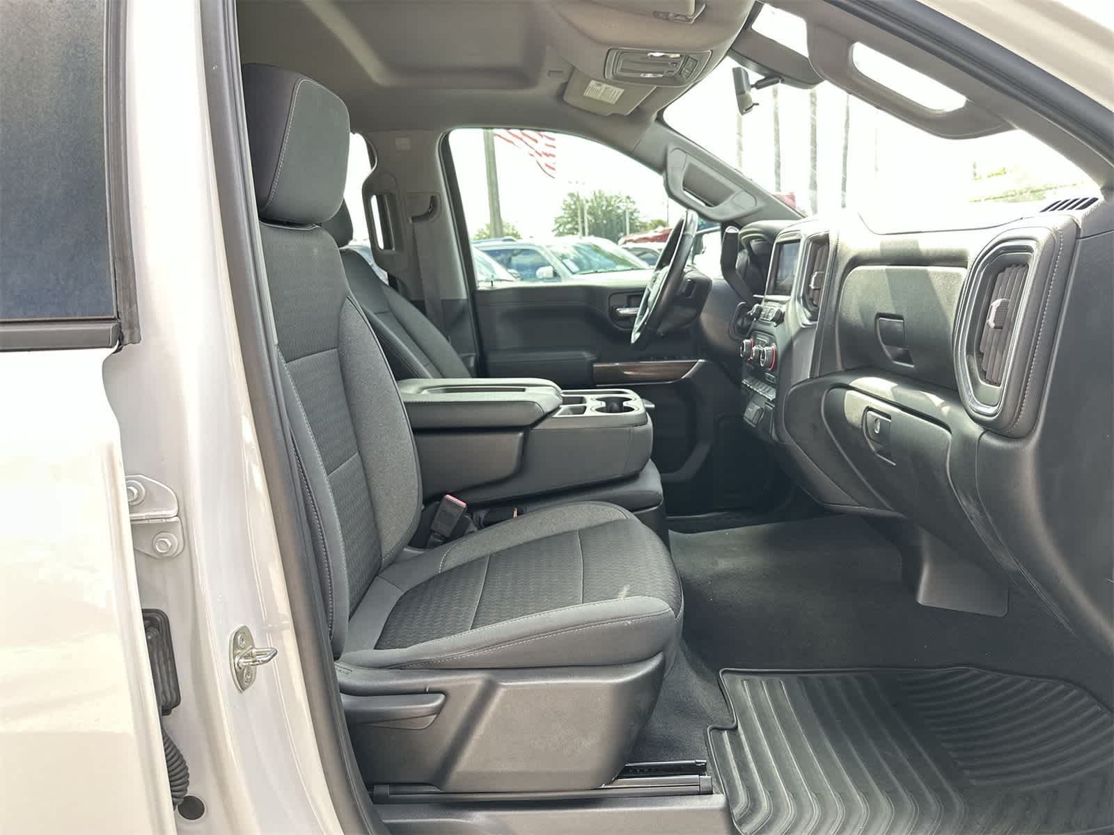 Thumbnail: 2020 Chevrolet Silverado 1500 - 20