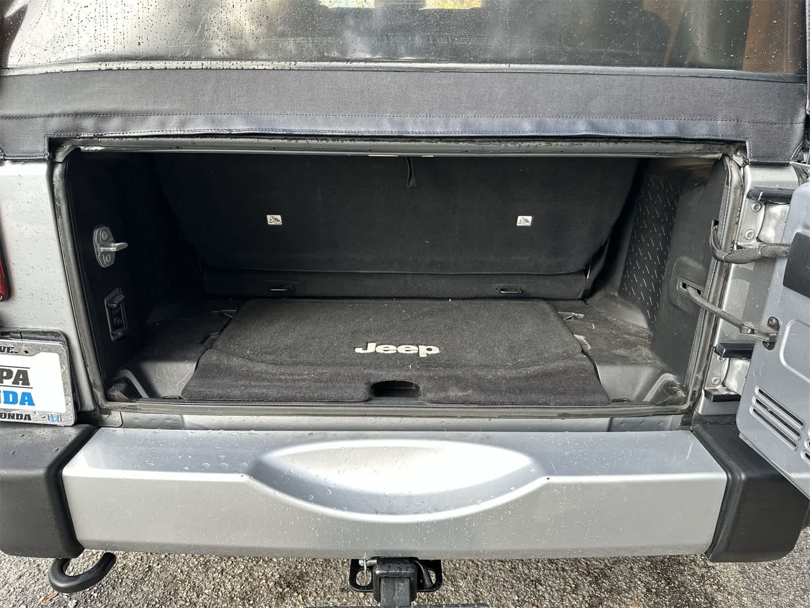 Thumbnail: 2015 Jeep Wrangler - 18