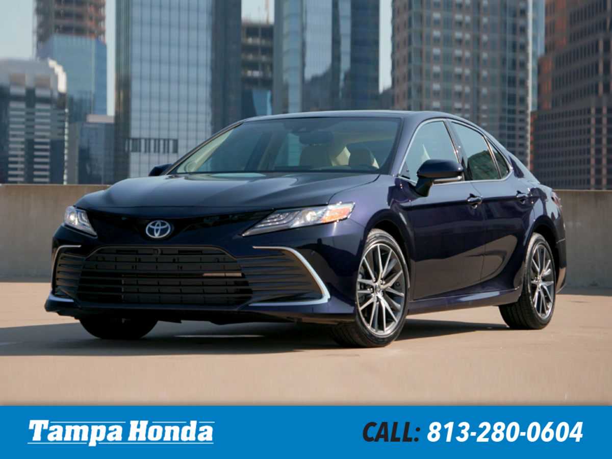 2024 Toyota Camry LE's photo