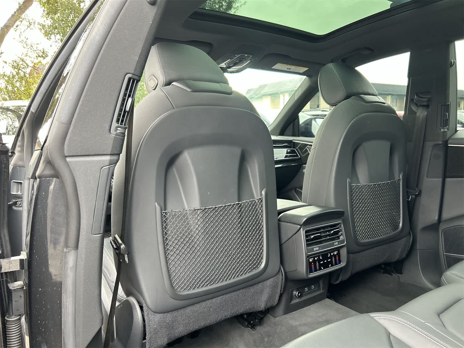 Thumbnail: 2021 Audi Q8 - 12