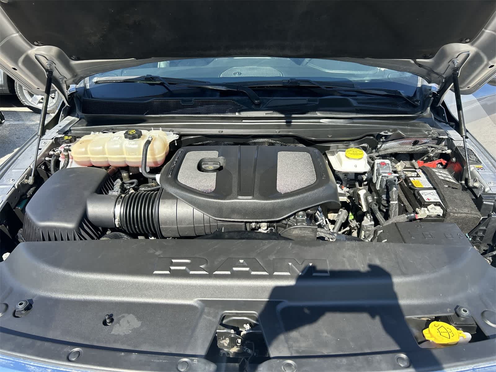 Thumbnail: 2025 RAM 1500 - 9