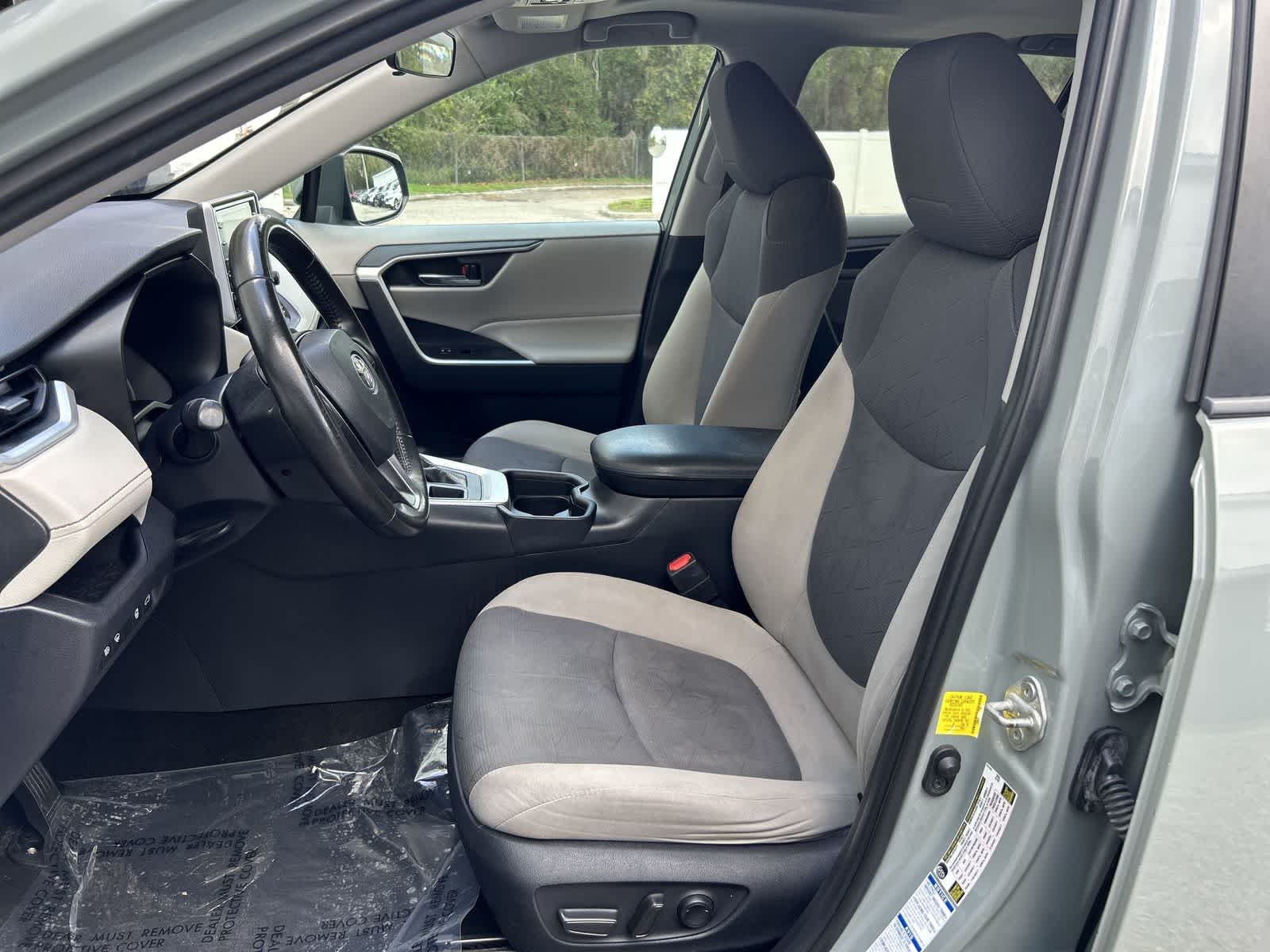 Thumbnail: 2019 Toyota RAV4 - 13