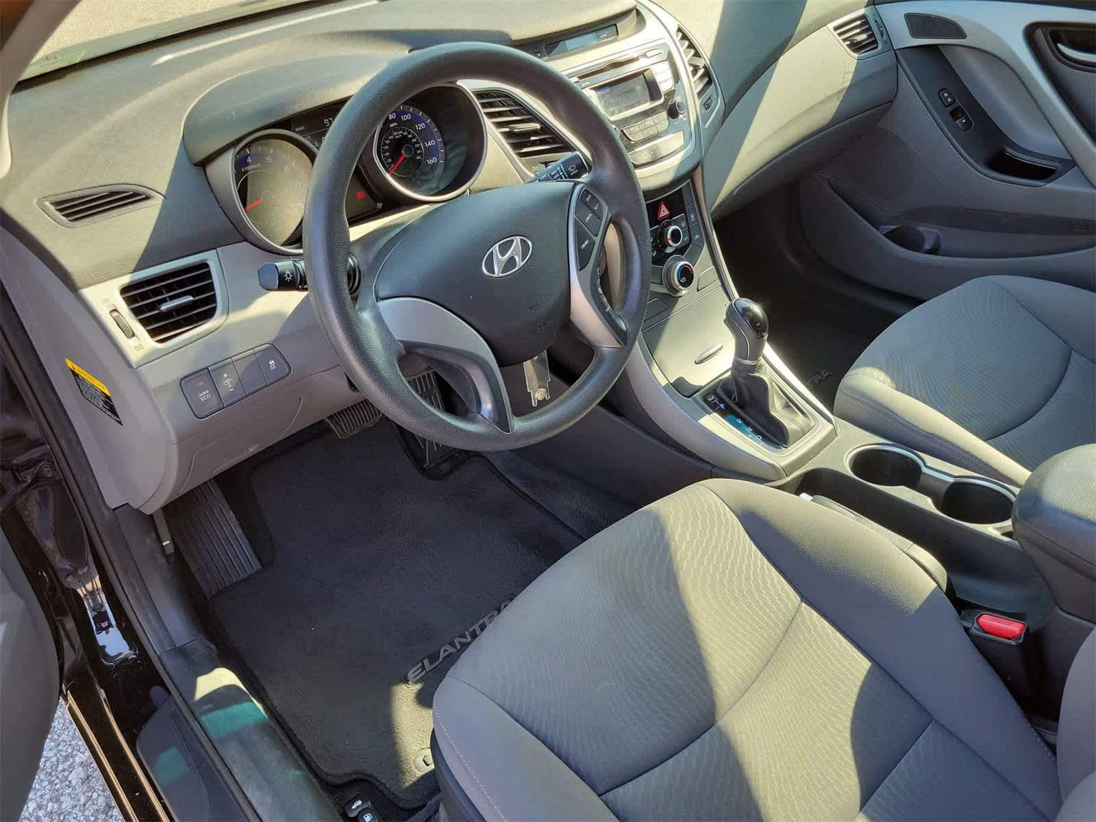 2015 Hyundai Elantra SE 13