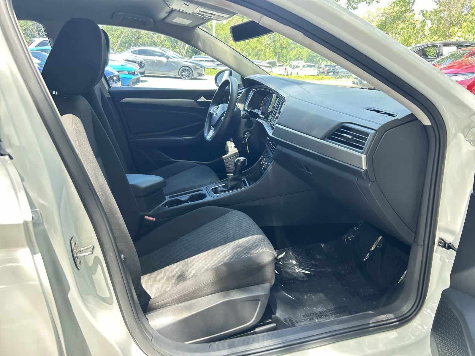Thumbnail: 2019 Volkswagen Jetta - 14