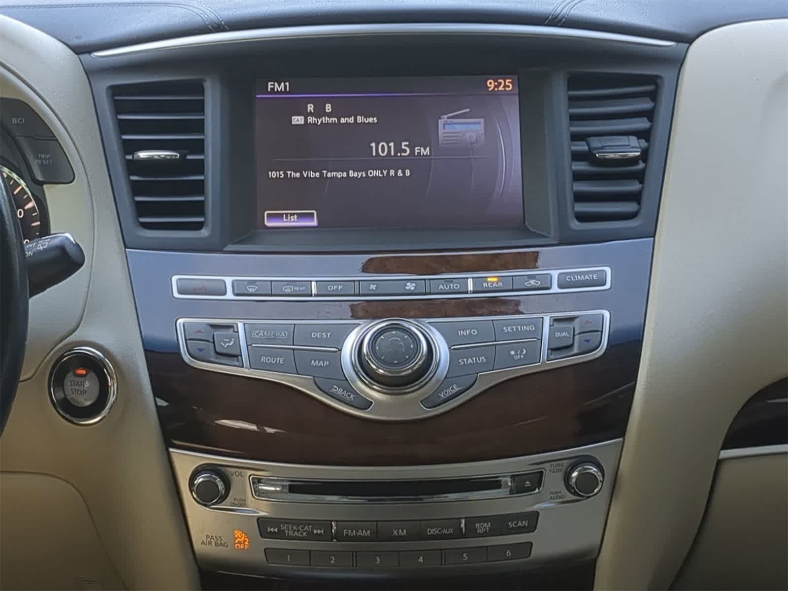 Thumbnail: 2016 INFINITI QX60 - 17