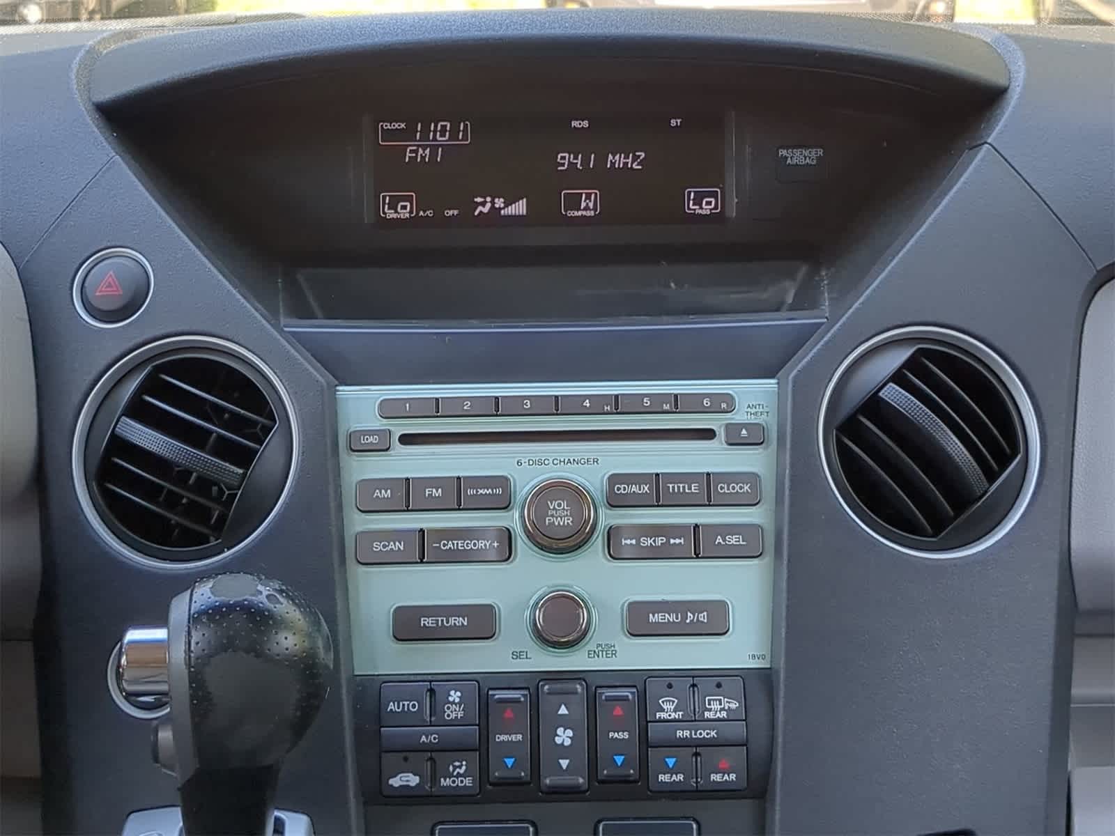 Thumbnail: 2011 Honda Pilot - 18