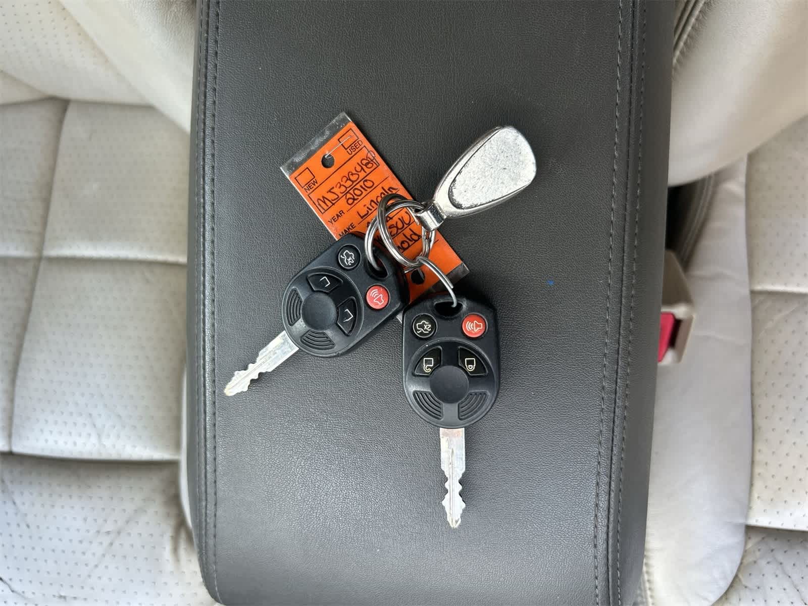 Thumbnail: 2010 Lincoln MKX - 20