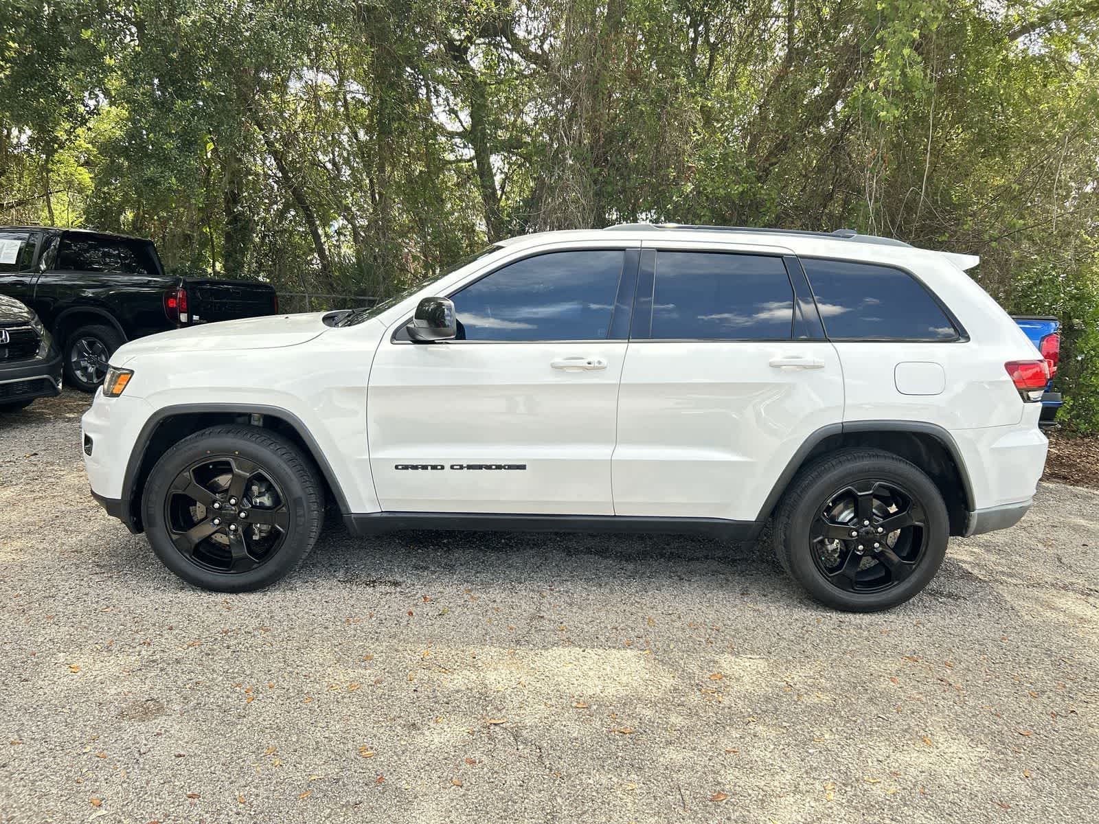 Thumbnail: 2019 Jeep Grand Cherokee - 4
