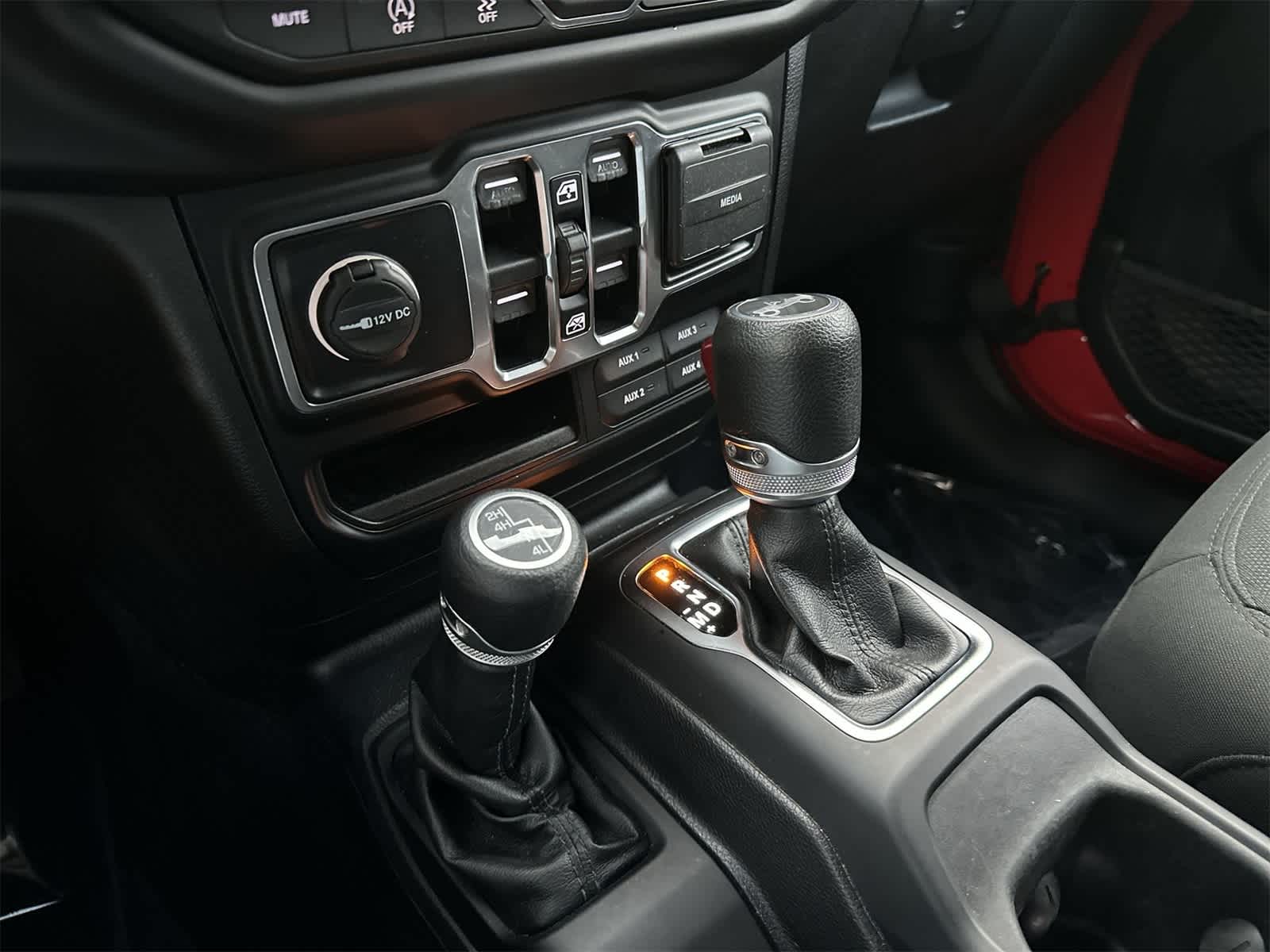 Thumbnail: 2019 Jeep Wrangler - 17