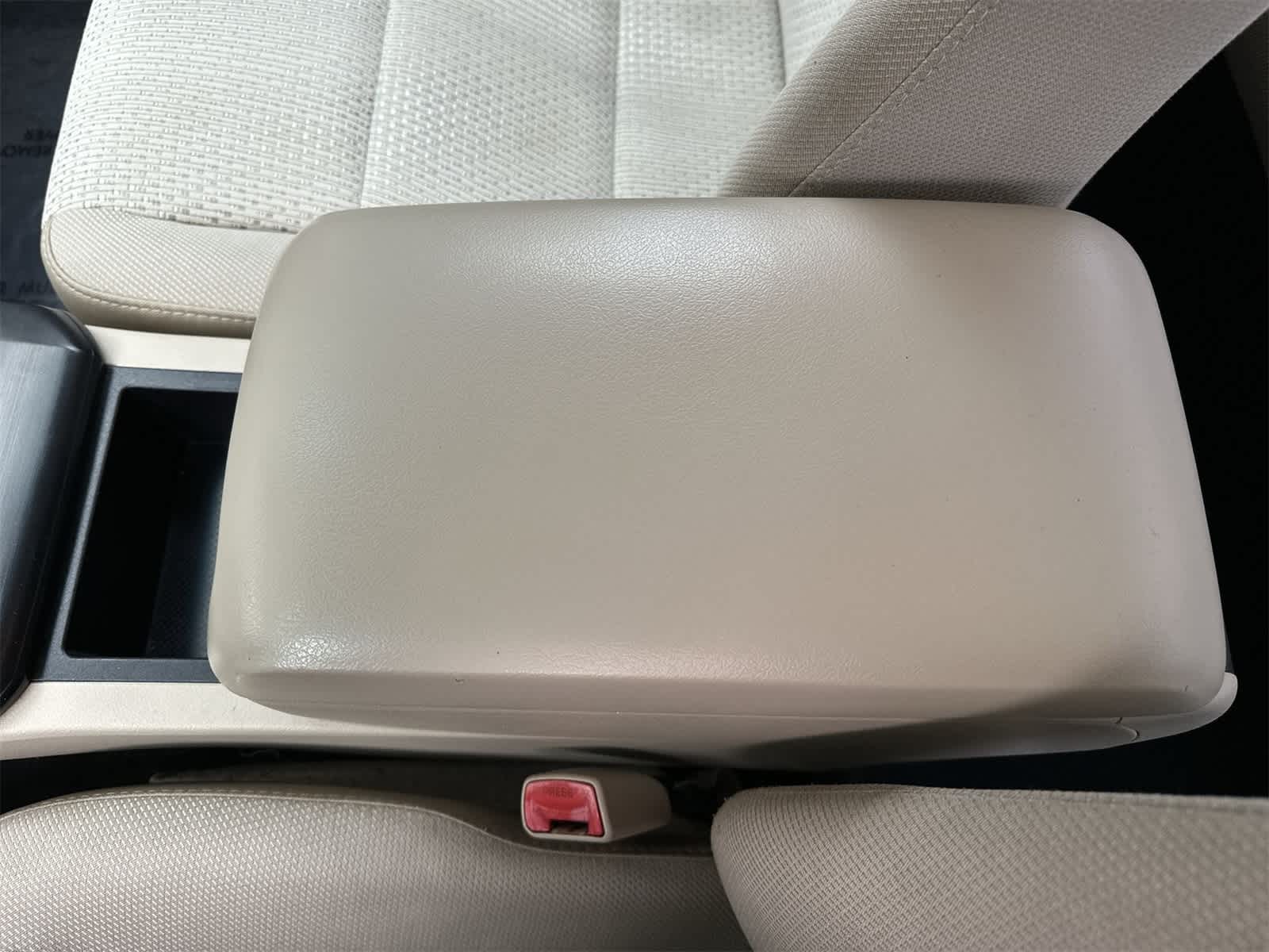 Thumbnail: 2014 Toyota Camry - 16