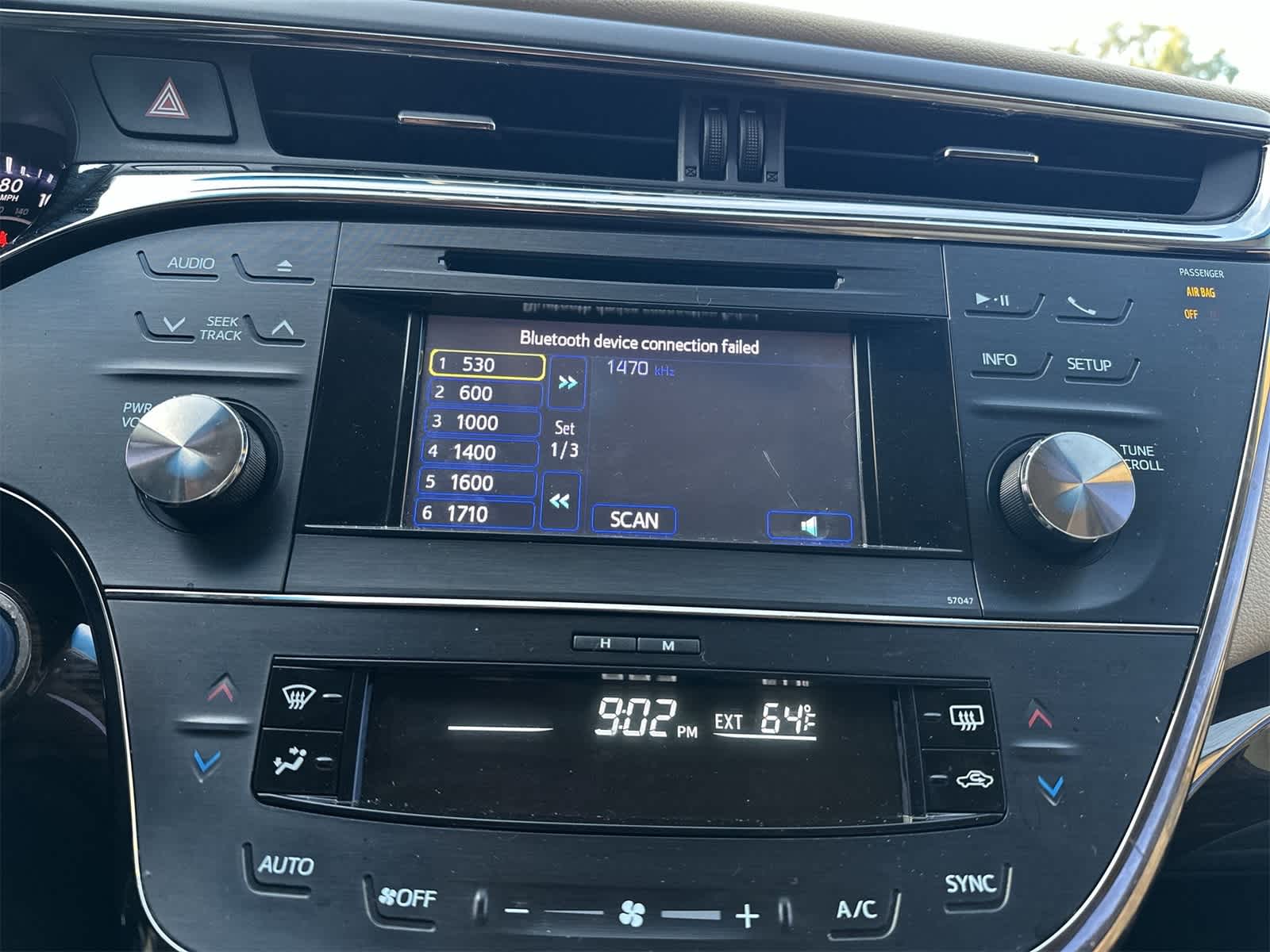 Thumbnail: 2013 Toyota Avalon - 4